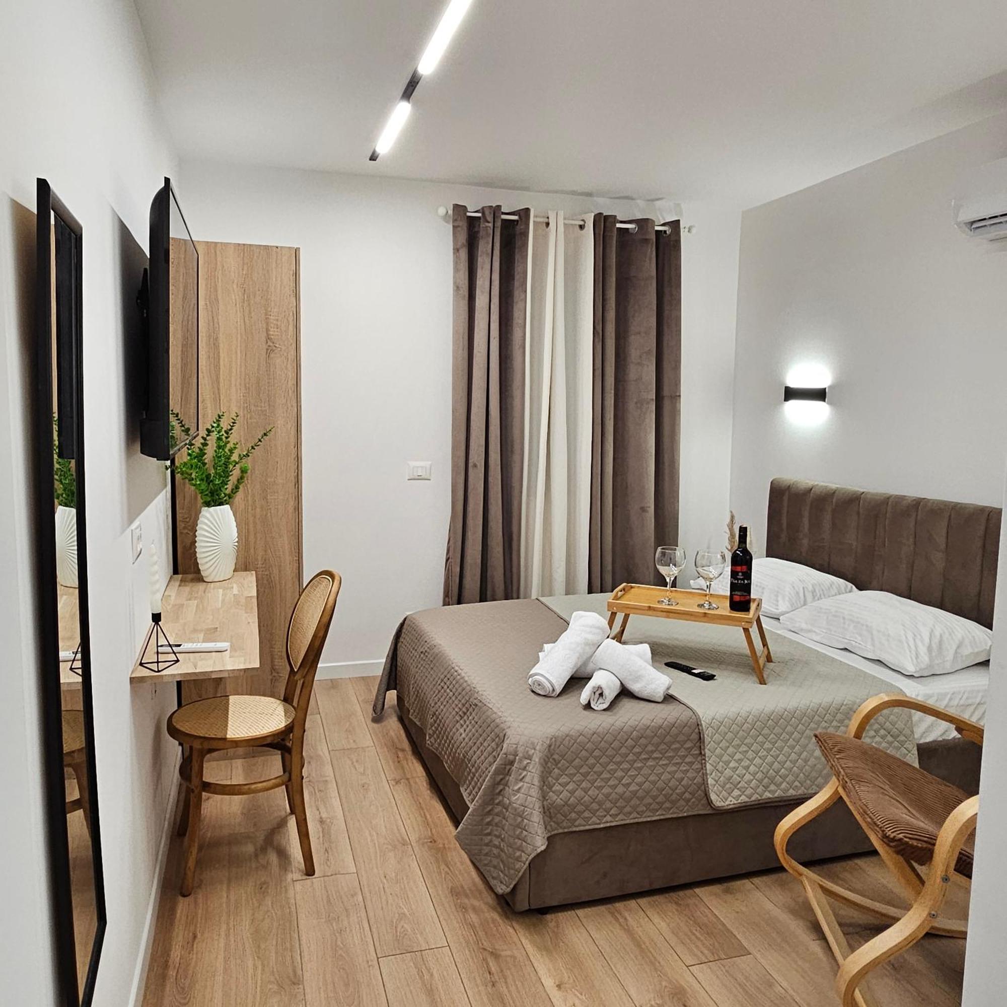 Bllok Scandi Apartments 1 Self-Check-In Tirana Exterior photo